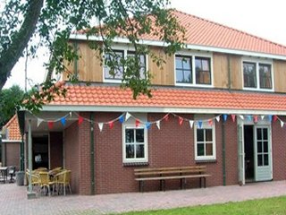 Groeps en familiehuis Eureca, Koningsdag op Schiermonnikoog